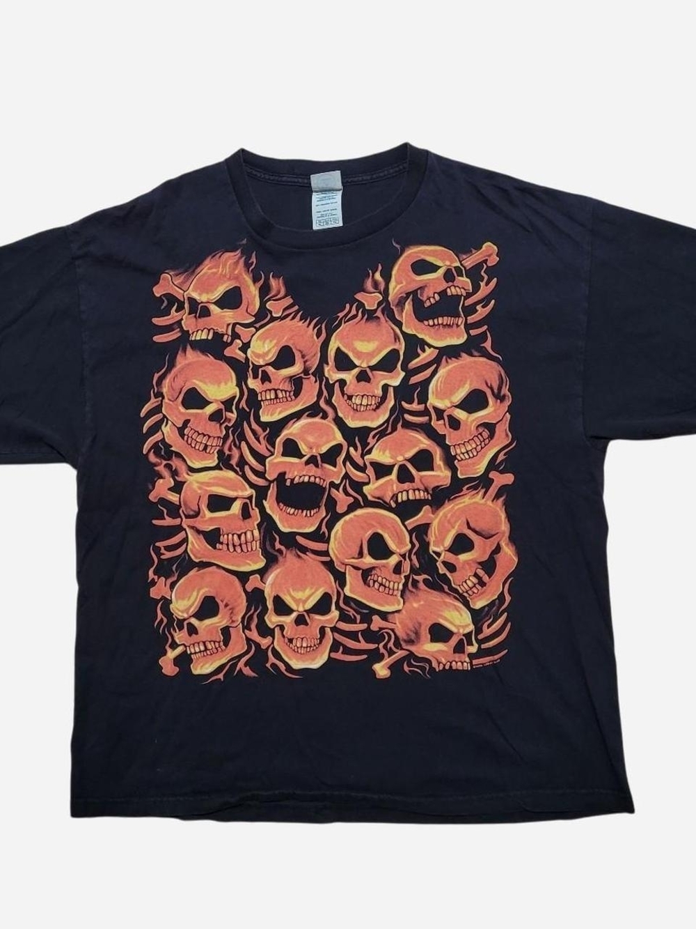 2006 Liquid Blue Skull Pile Black Orange T-shirt